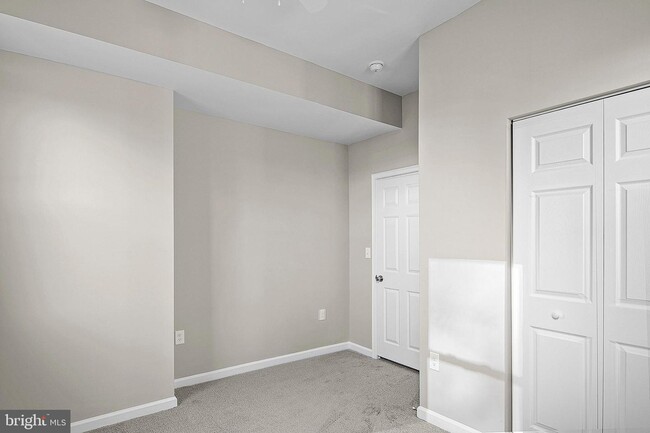 Building Photo - 3909 Fleetwood Ave