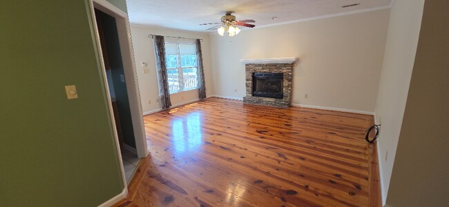 Foto del edificio - 345 Byrds Pond Rd