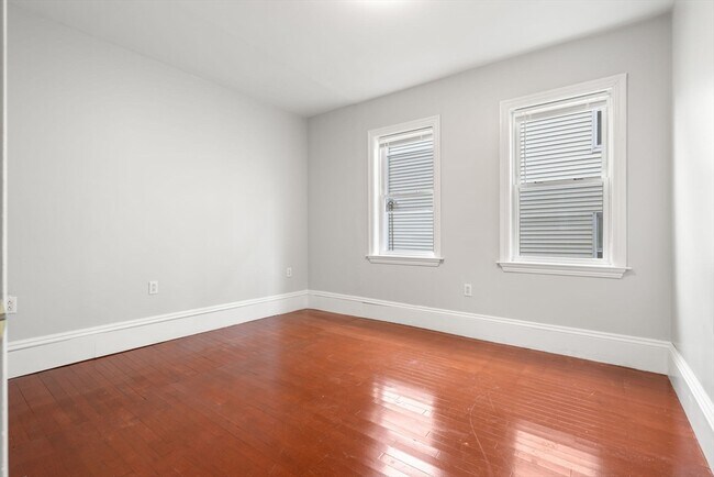 Building Photo - 33 Longfellow St