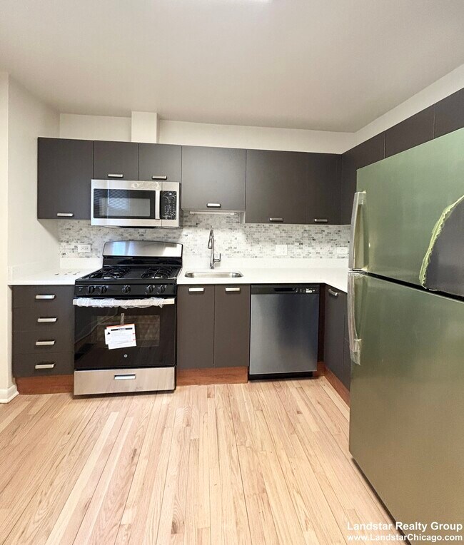 Building Photo - 1990 Sheridan Rd