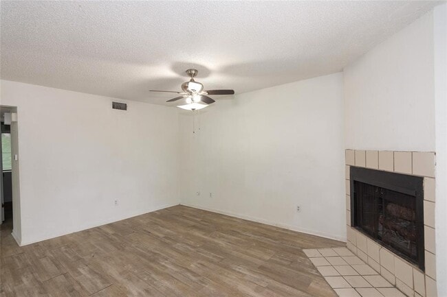 Building Photo - 1607 Onion Creek Village Dr