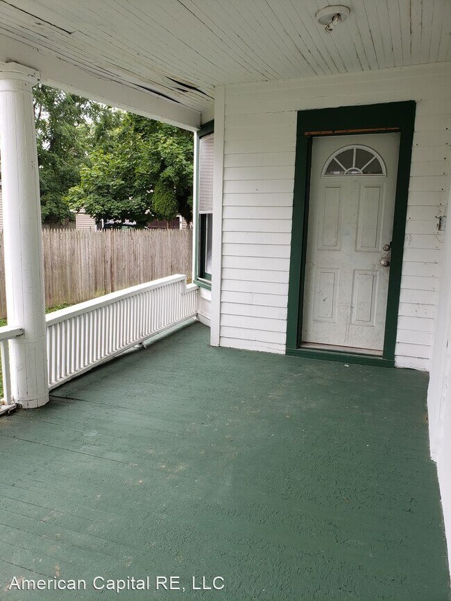 Foto del edificio - 4 br, 1.5 bath House - 106 Fulton St.