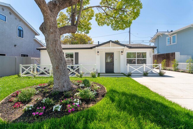 Foto del edificio - 1003 Pruitt Dr