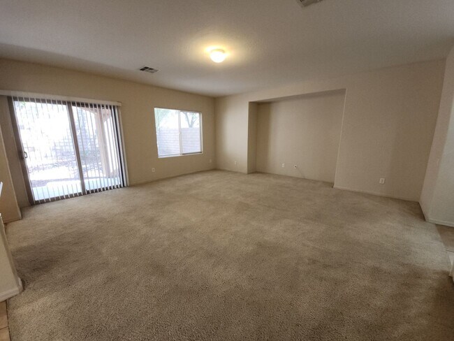 Building Photo - Beautiful 2-Story Home in Summerlin commun...