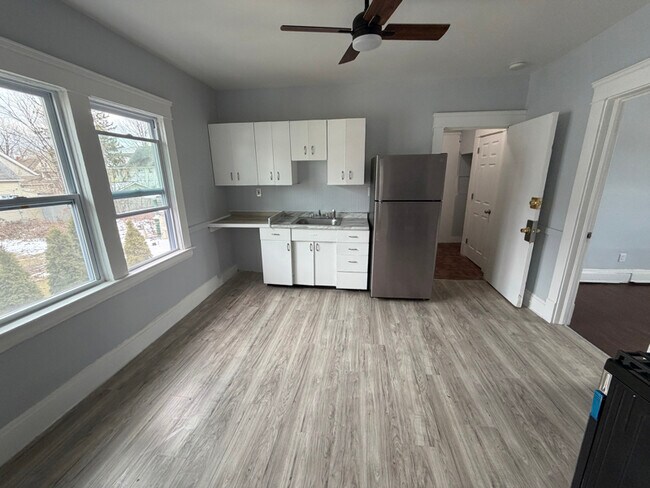 Building Photo - 12614 Forest Ave