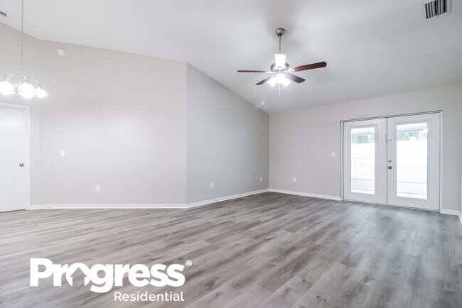 Building Photo - 7629 Tamarind Ave
