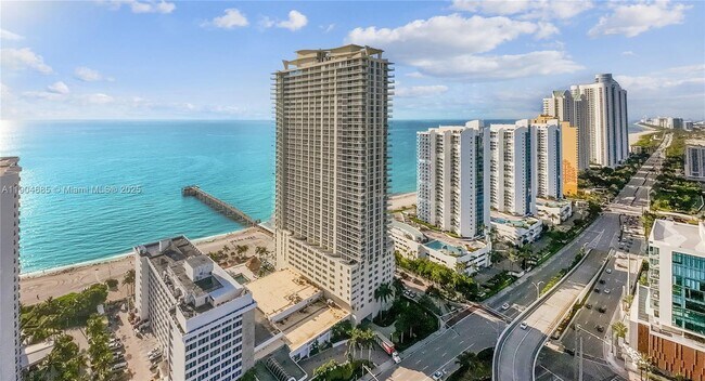 Foto del edificio - 16699 Collins Ave
