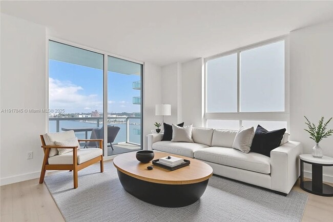 Foto del edificio - 1900 N Bayshore Dr