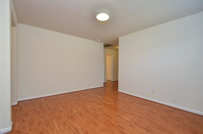 Building Photo - 15407 Kellerwood Dr