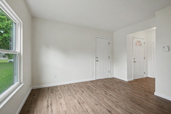 Foto del edificio - 7711 Brams Hill Dr