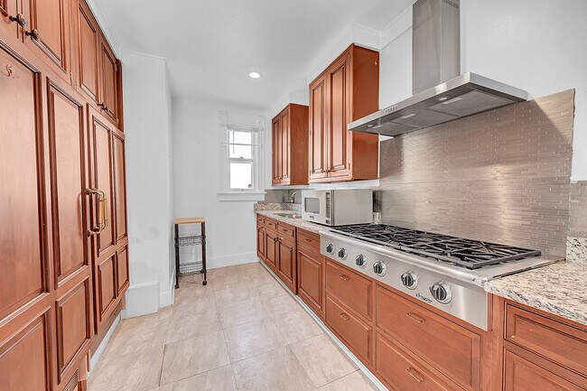 Building Photo - 2125 E 13th Ave