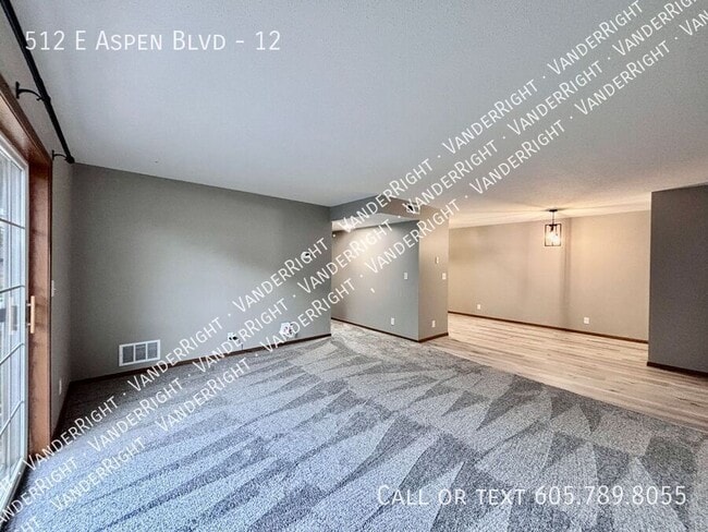 Foto del edificio - 512 E Aspen Blvd