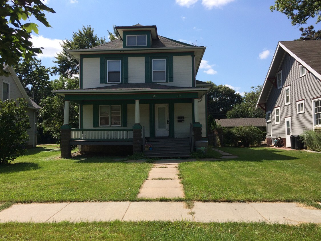 Lower duplex - 1315 W Garfield St