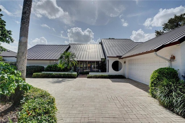 Building Photo - 6240 SE Mariner Sands Dr
