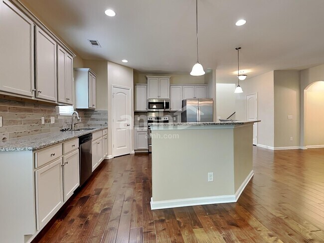 Building Photo - 122 Green Paddock Cir