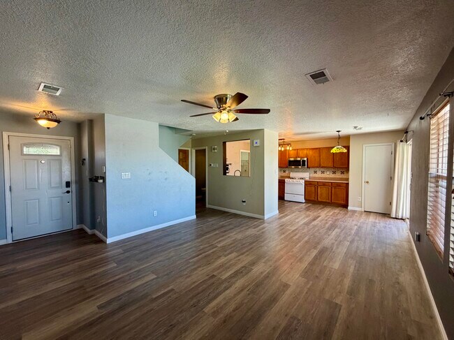 Foto del edificio - 6227 Castle Dome Pl NW