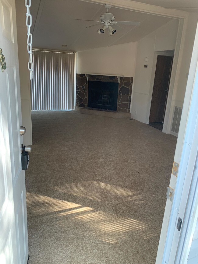 Building Photo - 5622 State Rd S-35-406