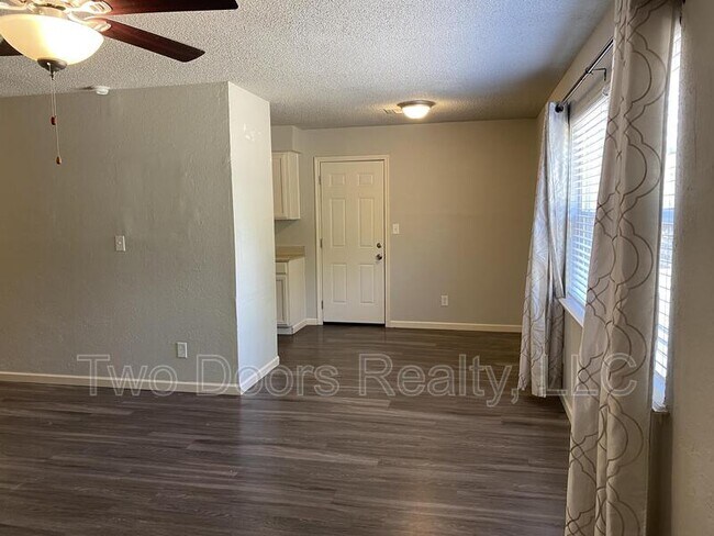 Building Photo - 3105 Gwendolyn Ln