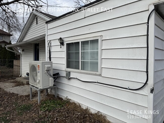 Building Photo - COZY REFRESHED RANCH IN LEAMINGTON