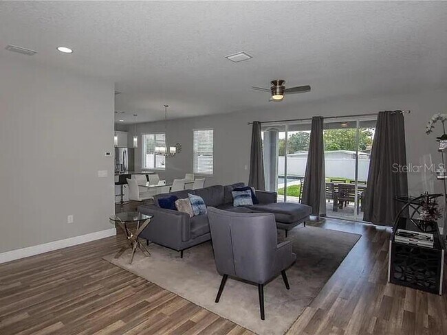Foto del edificio - 3855 S Ferncreek Ave