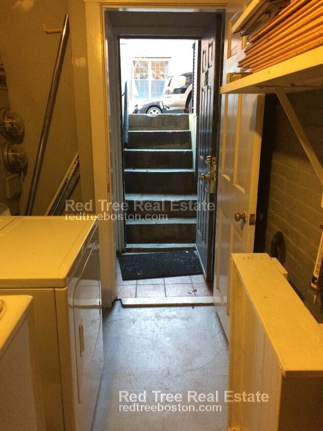 Building Photo - 163 W 2nd St