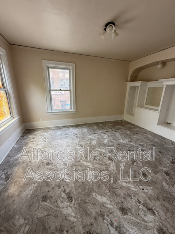 Building Photo - 3529 W Pierce St