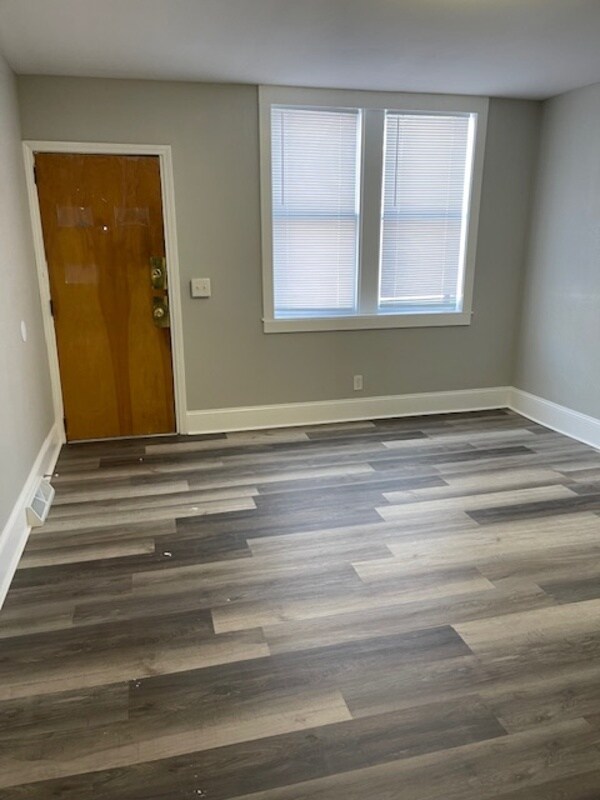 Foto principal - 310 Western Ave