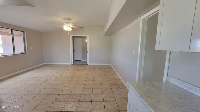 Building Photo - 464 Nelson Dr