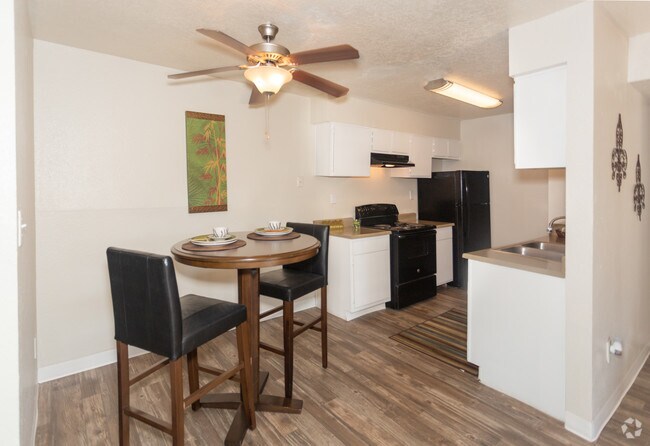 Interior Photo - Entrada Pointe