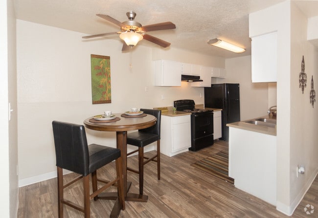 Interior Photo - Entrada Pointe