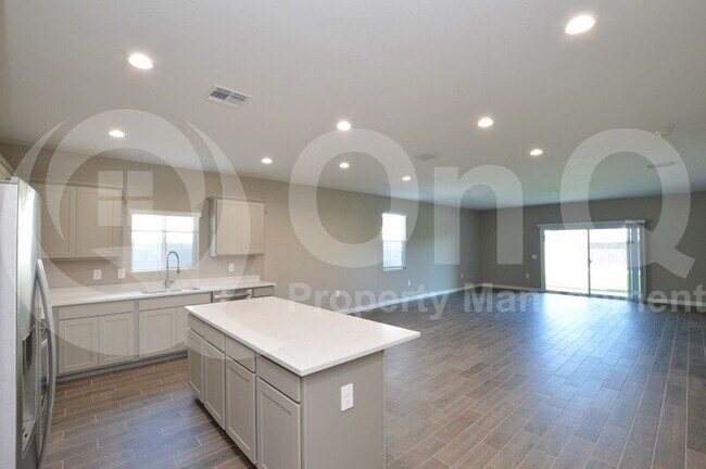 Foto del edificio - 1123 E Horro Rd