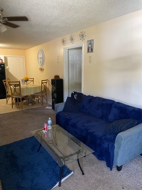 living room - 3140 Plantation Dr