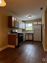 Building Photo - 388 Keswick Dr