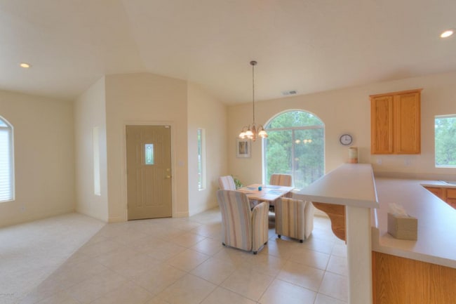 Foto del edificio - 1315 E Hatcher Dr