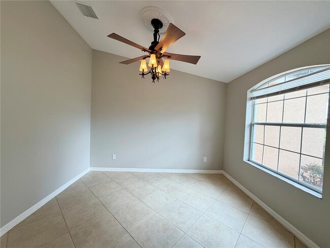 Building Photo - 10146 Bloomfield Hills Dr