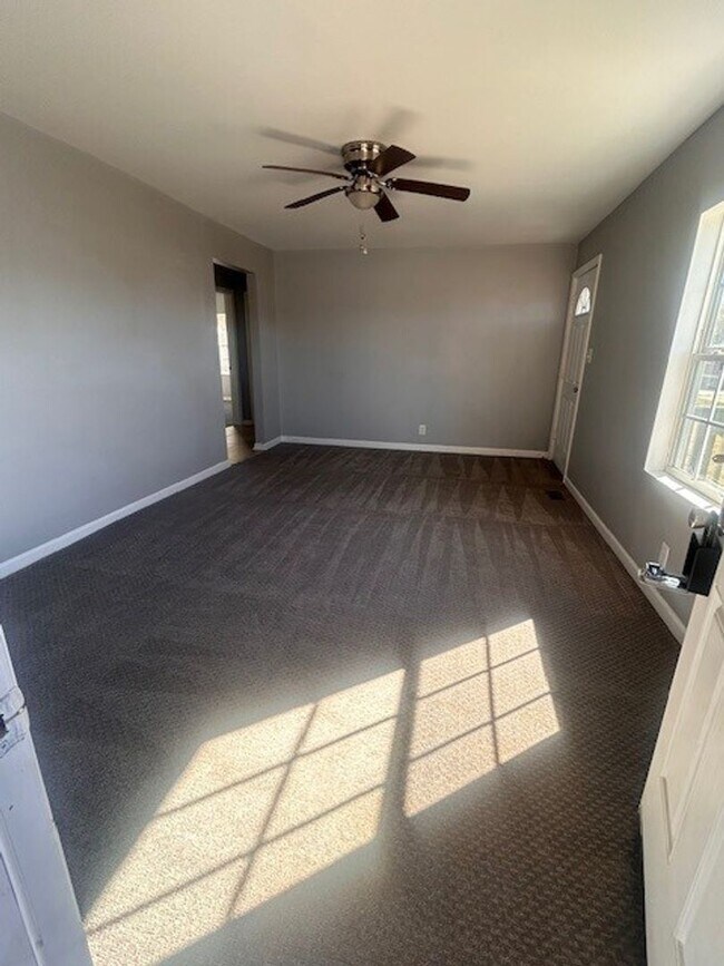 Foto del edificio - ****READY TO MOVE IN****