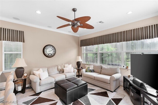 Foto del edificio - 6155 Dogleg Dr