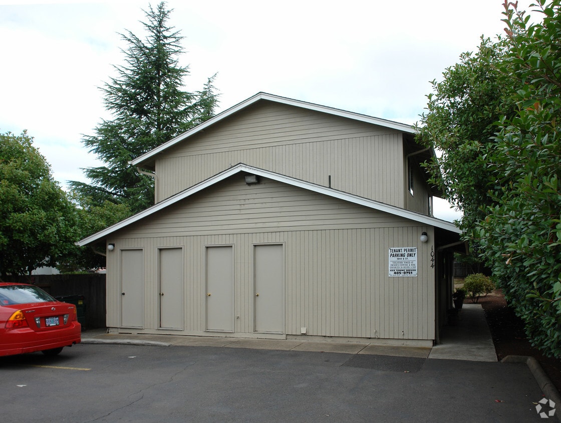 1044 Q St, Springfield, OR 97477 Apartments in Springfield, OR
