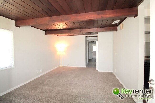 Foto del edificio - 419 Chaparral Way