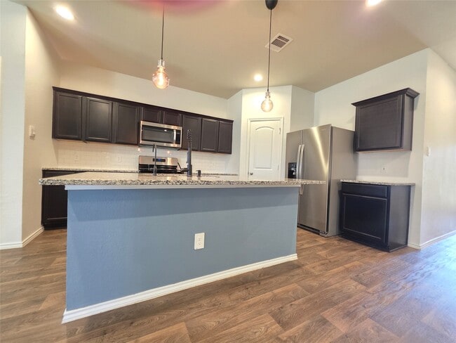 Building Photo - 40563 Birch Shadows Ct