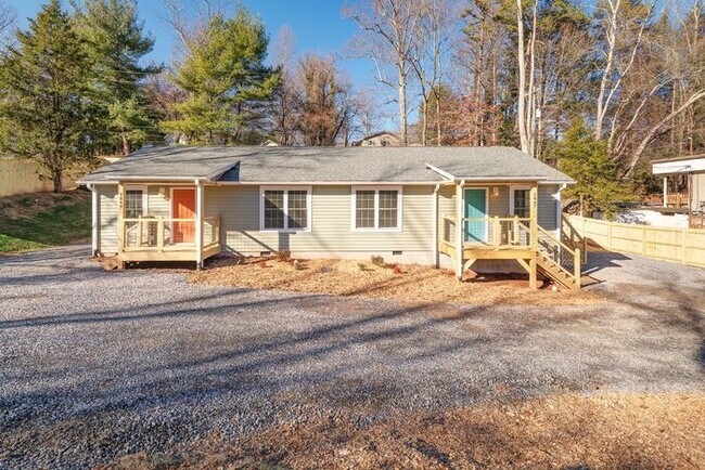 Foto del edificio - New Construction Rental-West Asheville