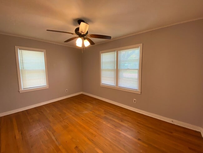 Building Photo - 2BD 1BA Home in South Waco - Available early August!