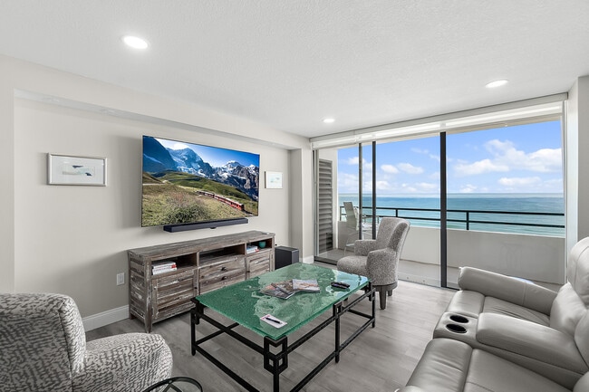 Building Photo - 1601 N Central Ave