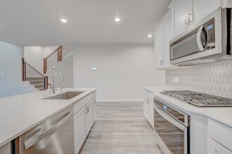 Building Photo - 14257 Lake Lodge Dr