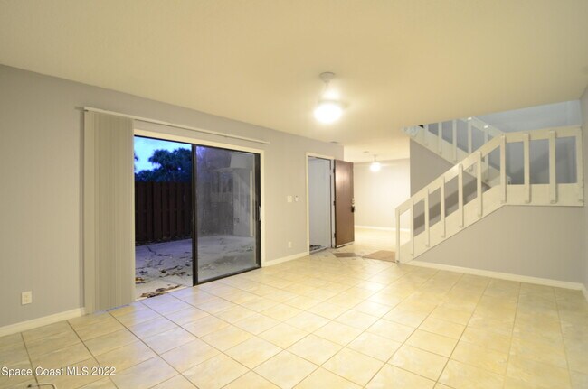 Building Photo - 3416 Vista Oaks Cir NE