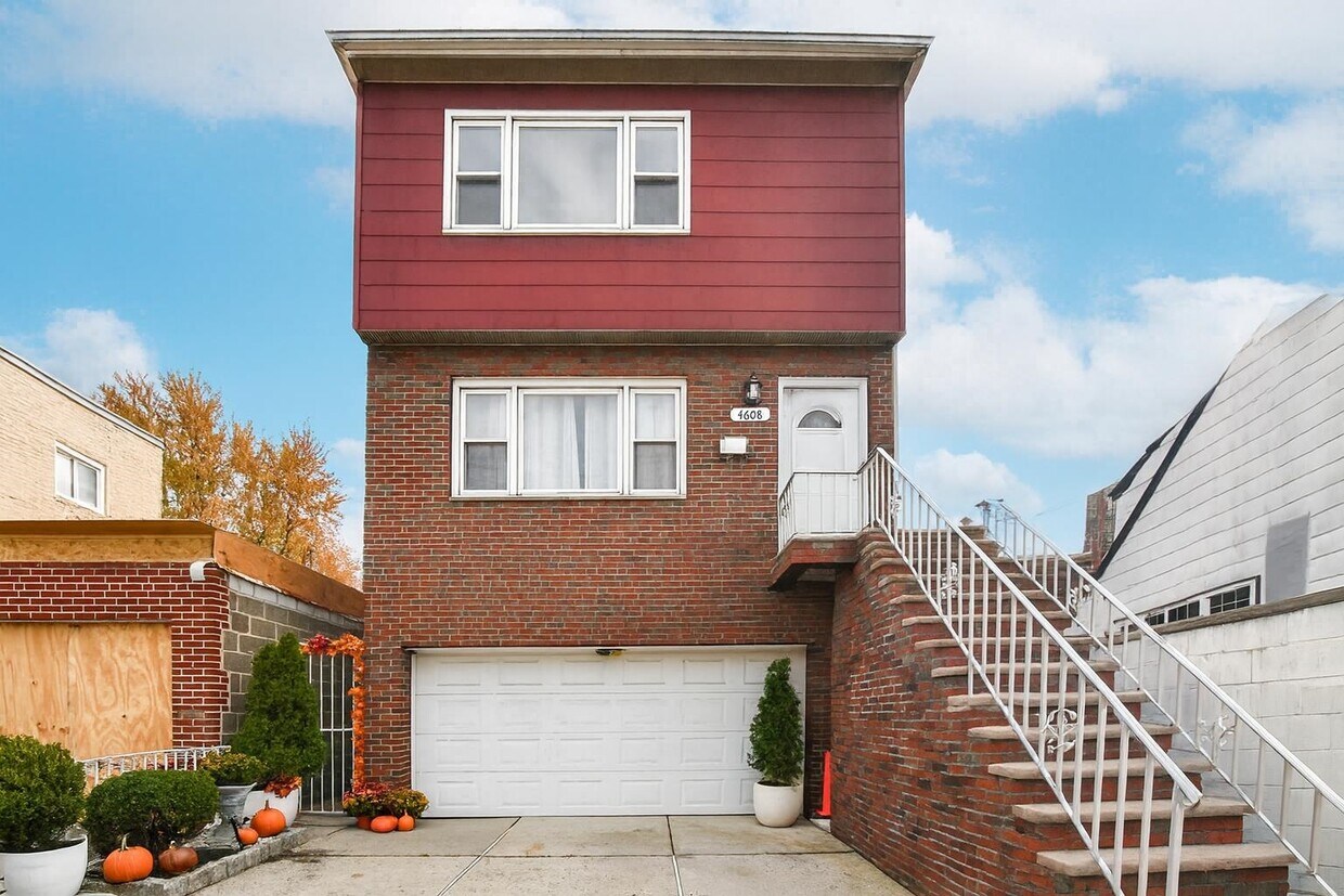 Foto principal - 4608 Grand Ave