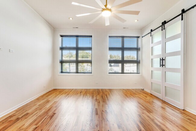 Foto del edificio - 5519 N Broadway