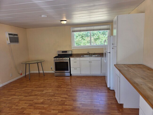 Foto del edificio - Spacious 1-Bedroom Apartment in Soulsbyvil...