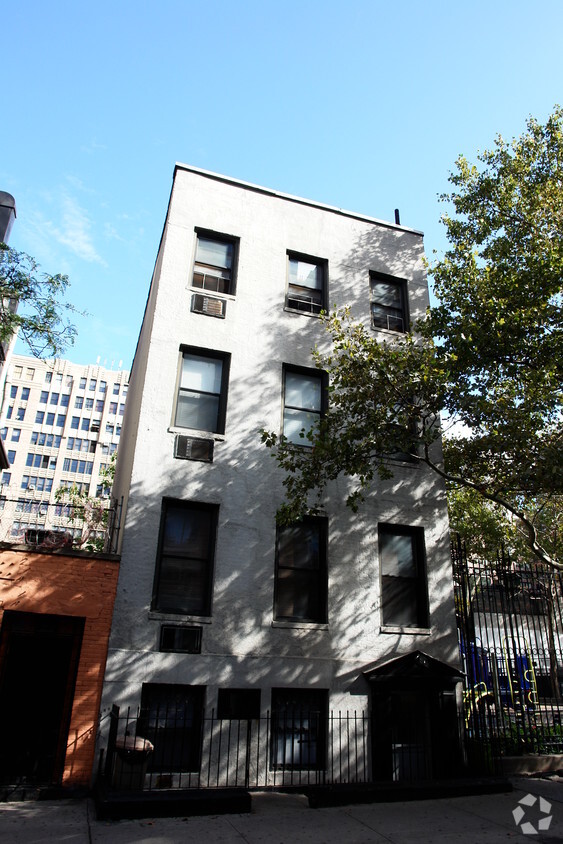 Building Photo - 357 W 43rd St