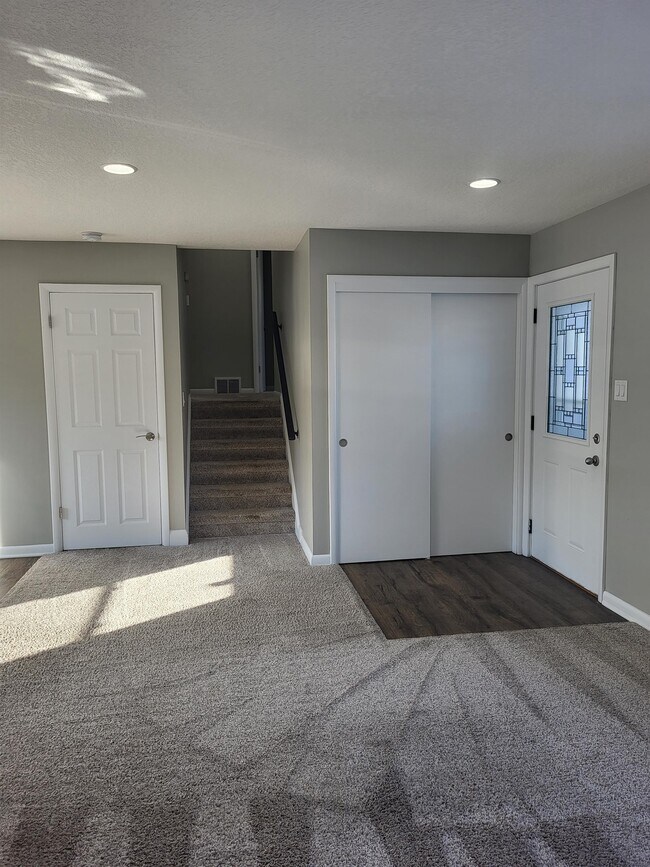 Foto del edificio - 1744 Elmwood Dr